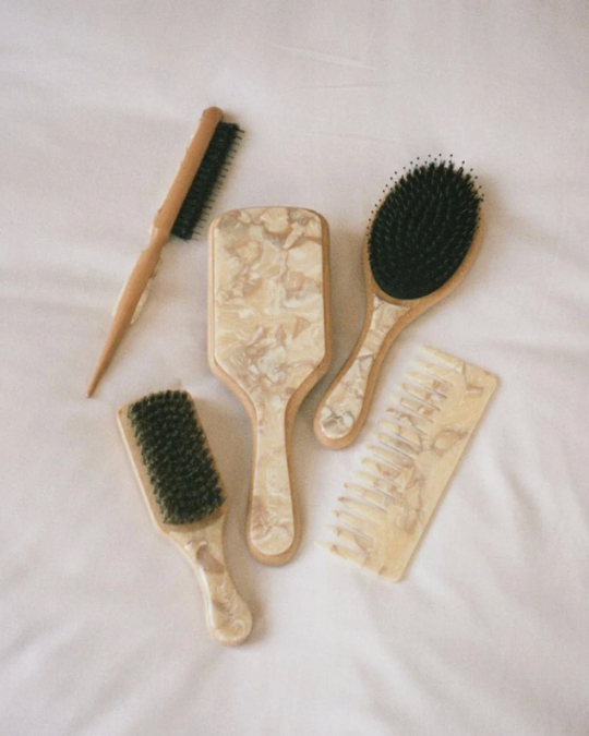 Styling Brush in Chantilly